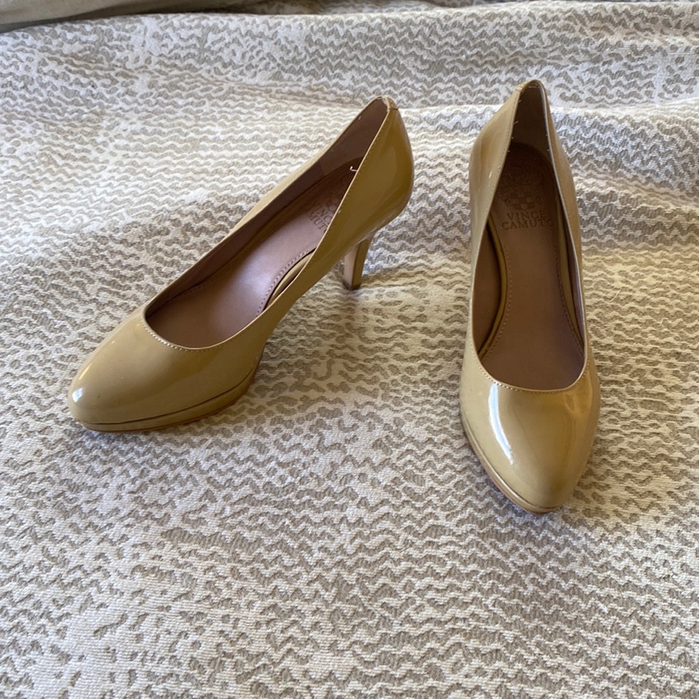Vince Camuto Patent Leather Nude Heels/Pumps - size 6W